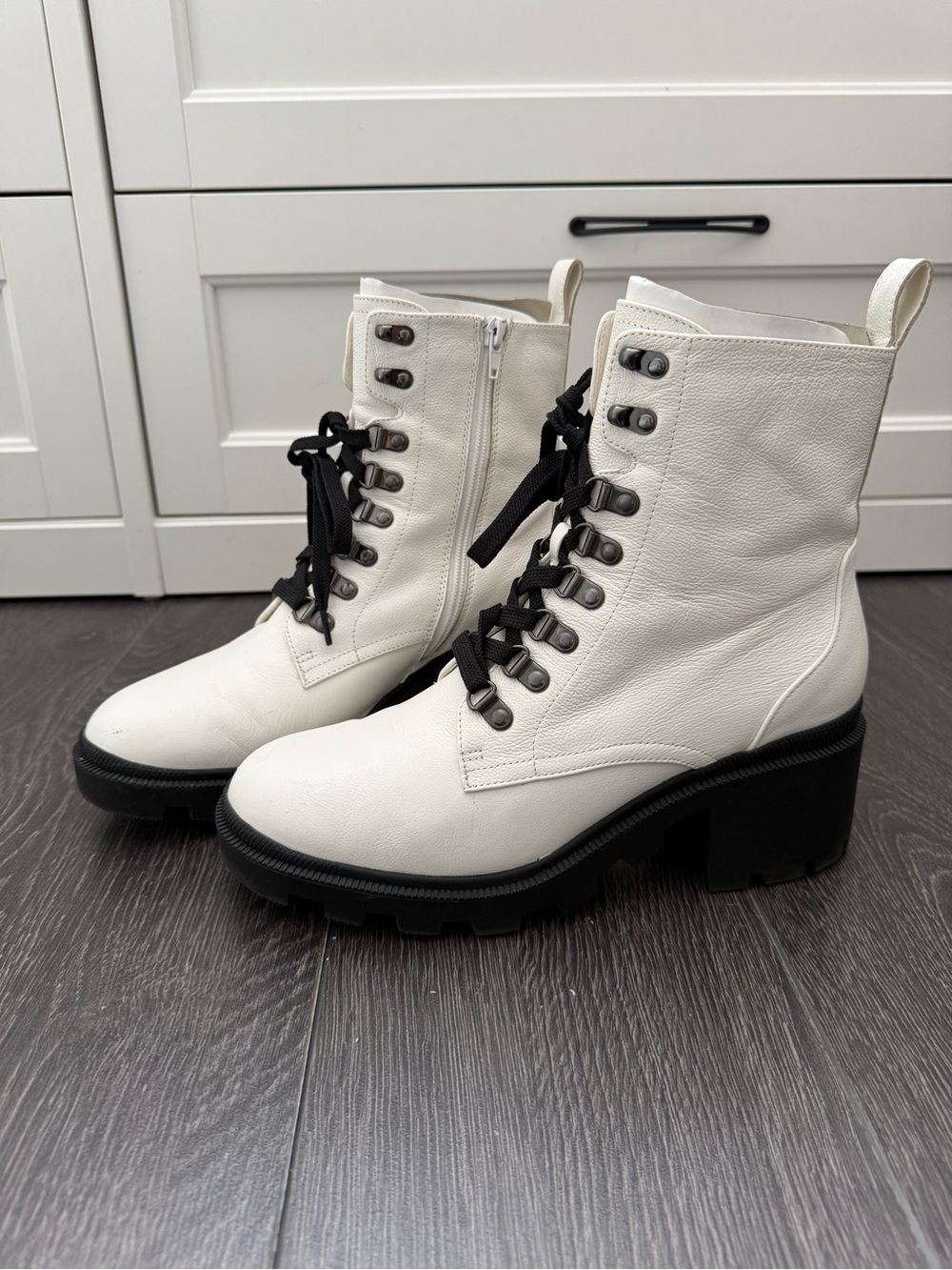 Women's White Leather Lace-Up Block Heel Boots